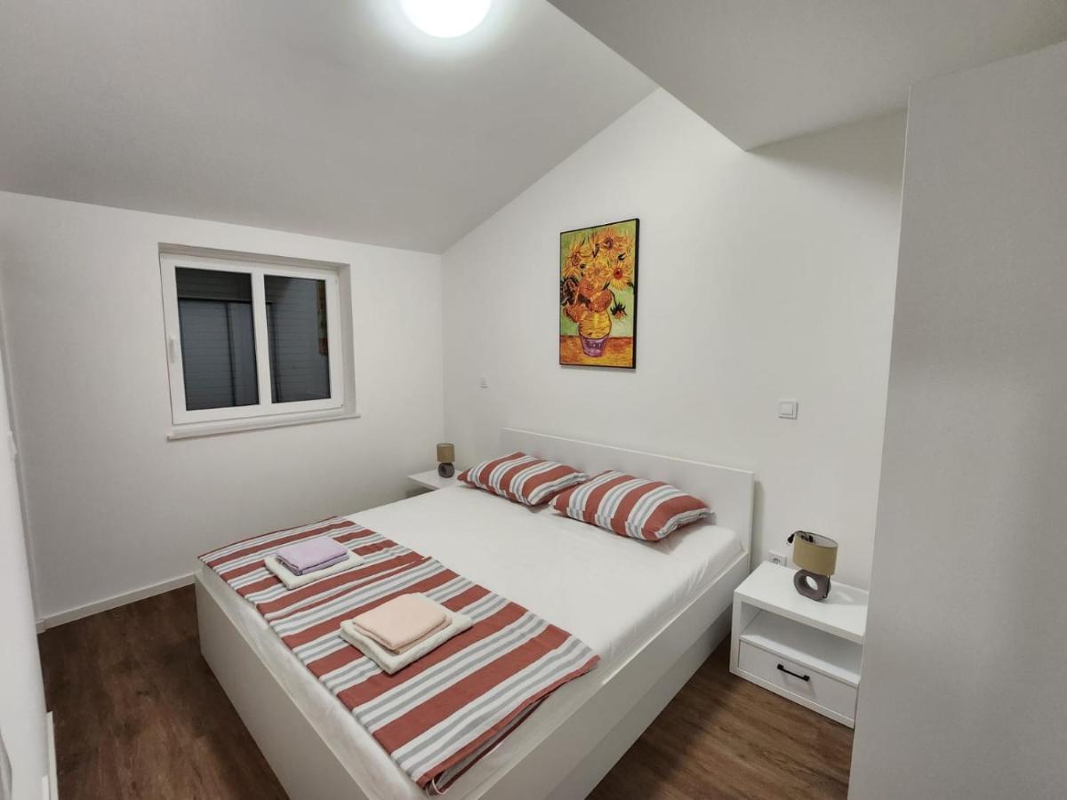 Apartmani M&L I M&J Malinska Exteriér fotografie