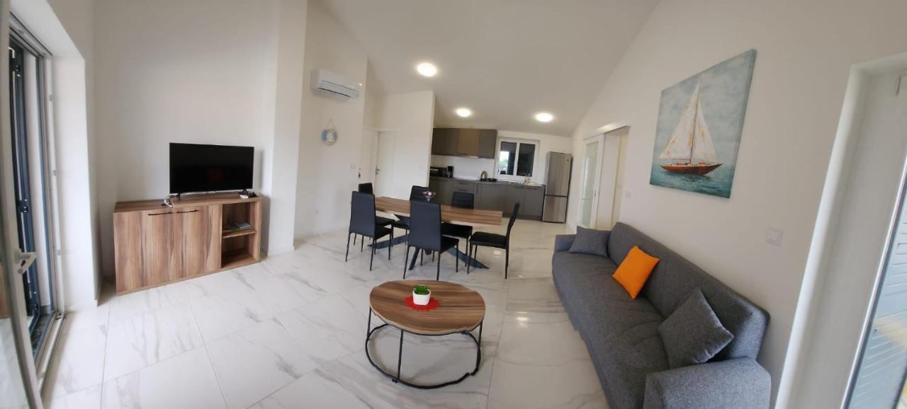 Apartmani M&L I M&J Malinska Exteriér fotografie