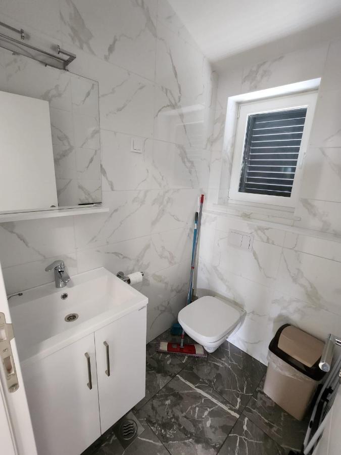 Apartmani M&L I M&J Malinska Exteriér fotografie