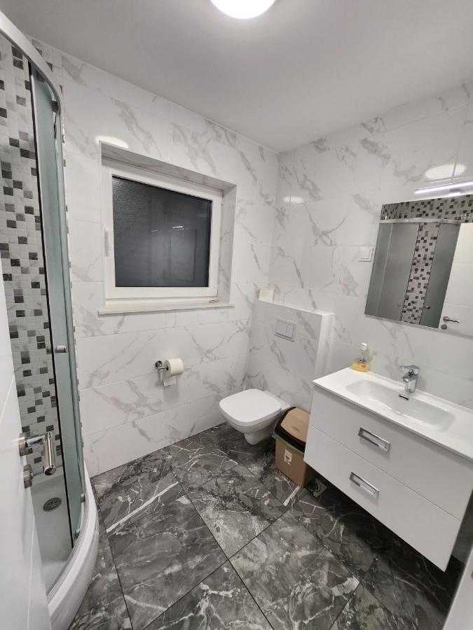 Apartmani M&L I M&J Malinska Exteriér fotografie